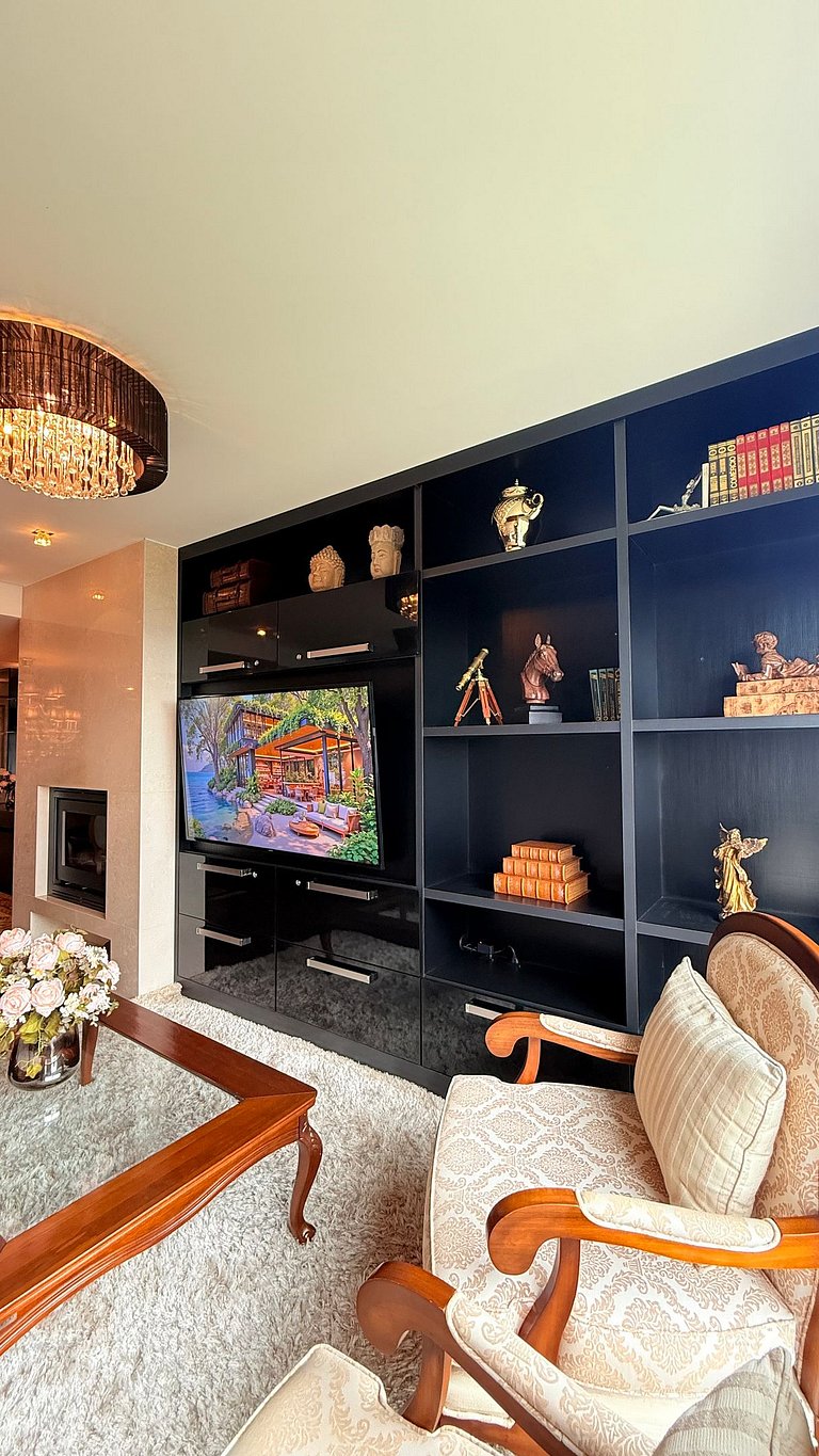 Luxo 3 Suítes | Vista Vale do Quilombo |R. Coberta