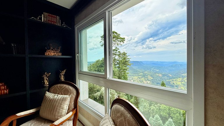 Luxo 3 Suítes | Vista Vale do Quilombo |R. Coberta