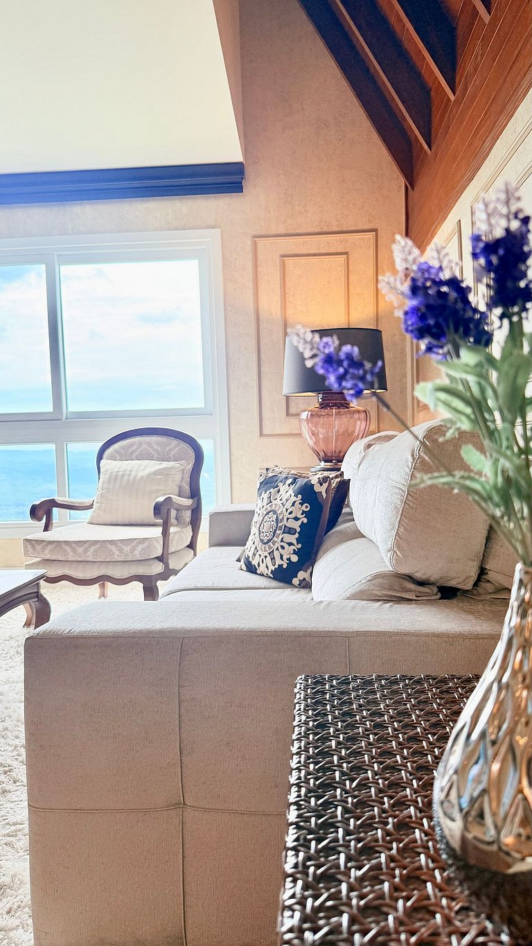 Luxo 3 Suítes | Vista Vale do Quilombo |R. Coberta