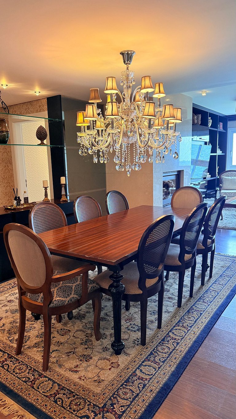 Luxo 3 Suítes | Vista Vale do Quilombo |R. Coberta