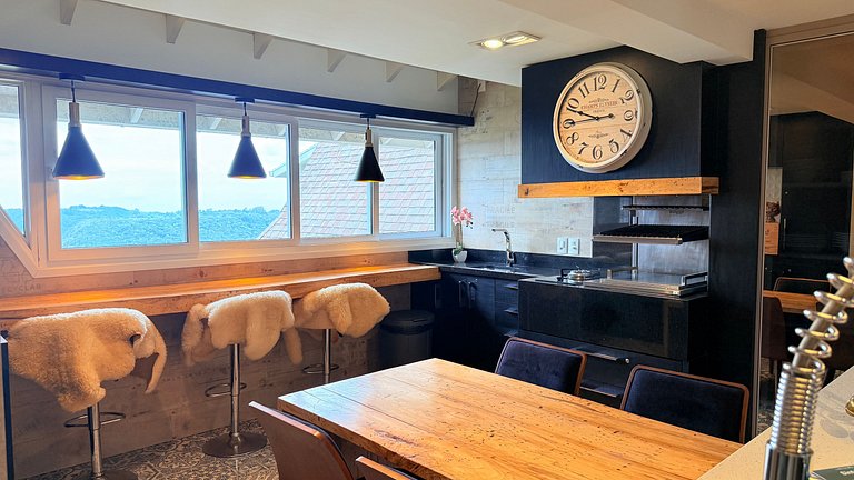 Luxo 3 Suítes | Vista Vale do Quilombo |R. Coberta