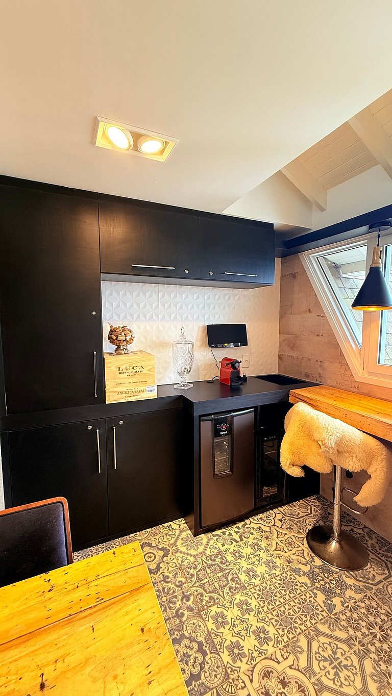 Luxo 3 Suítes | Vista Vale do Quilombo |R. Coberta