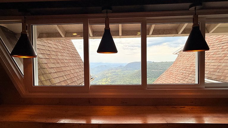 Luxo 3 Suítes | Vista Vale do Quilombo |R. Coberta