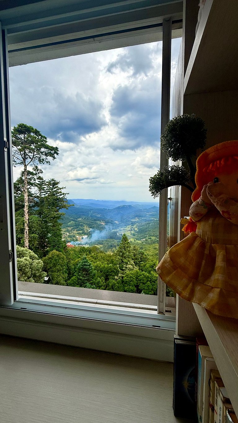 Luxo 3 Suítes | Vista Vale do Quilombo |R. Coberta