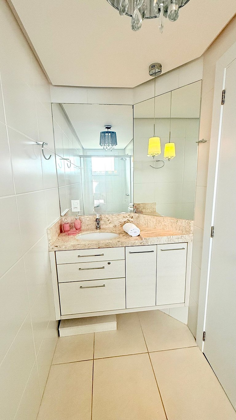 Luxo 3 Suítes | Vista Vale do Quilombo |R. Coberta