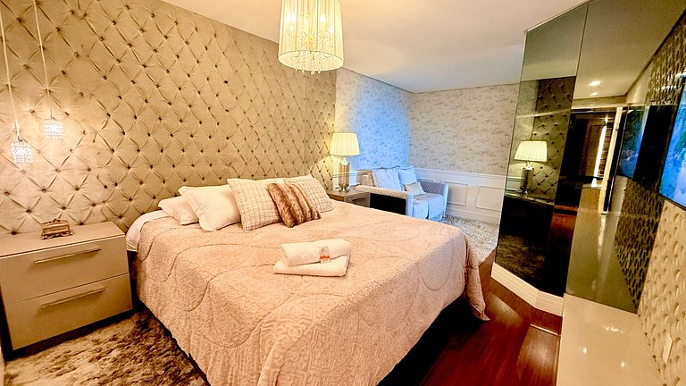 Luxo 3 Suítes | Vista Vale do Quilombo |R. Coberta