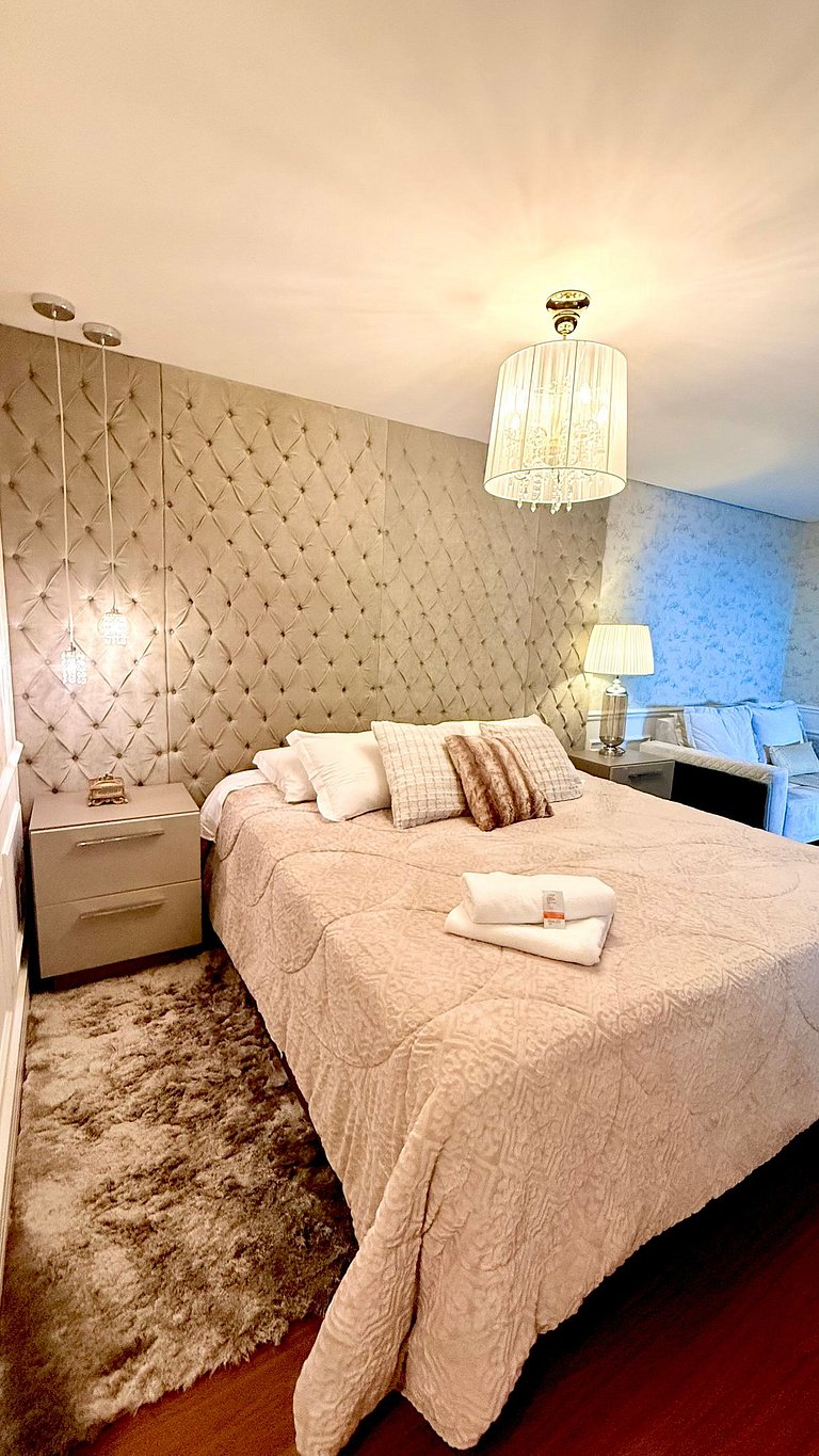 Luxo 3 Suítes | Vista Vale do Quilombo |R. Coberta