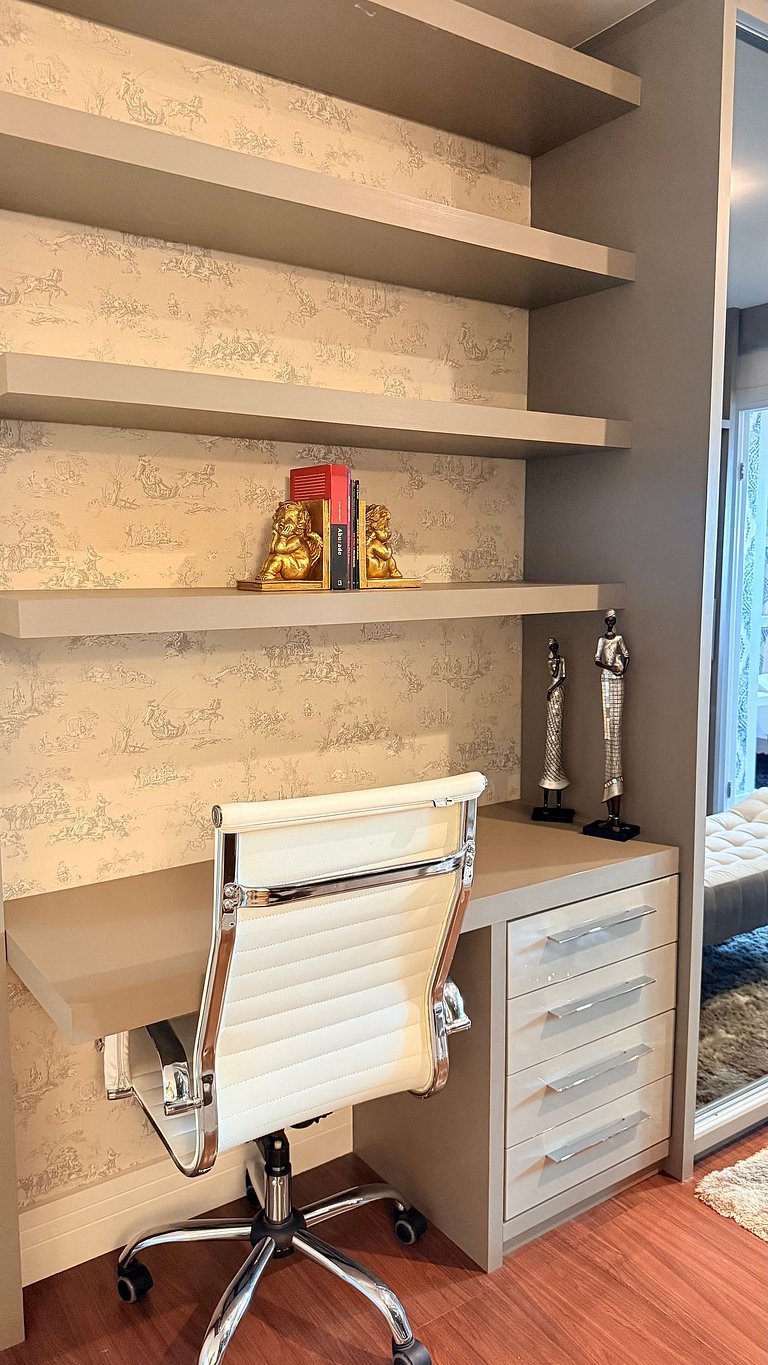 Luxo 3 Suítes | Vista Vale do Quilombo |R. Coberta