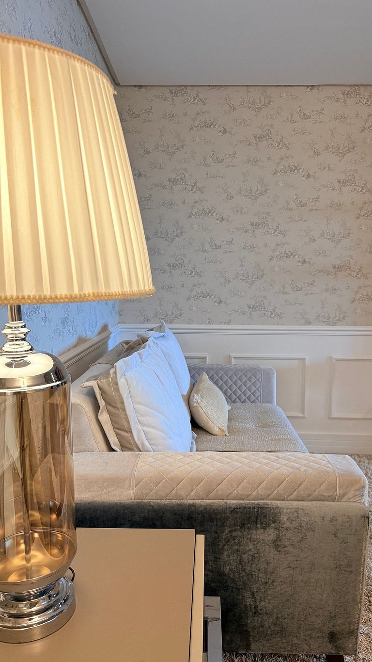 Luxo 3 Suítes | Vista Vale do Quilombo |R. Coberta