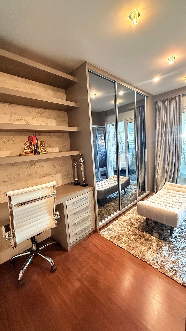 Luxo 3 Suítes | Vista Vale do Quilombo |R. Coberta