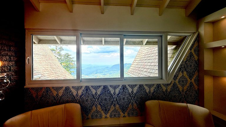 Luxo 3 Suítes | Vista Vale do Quilombo |R. Coberta