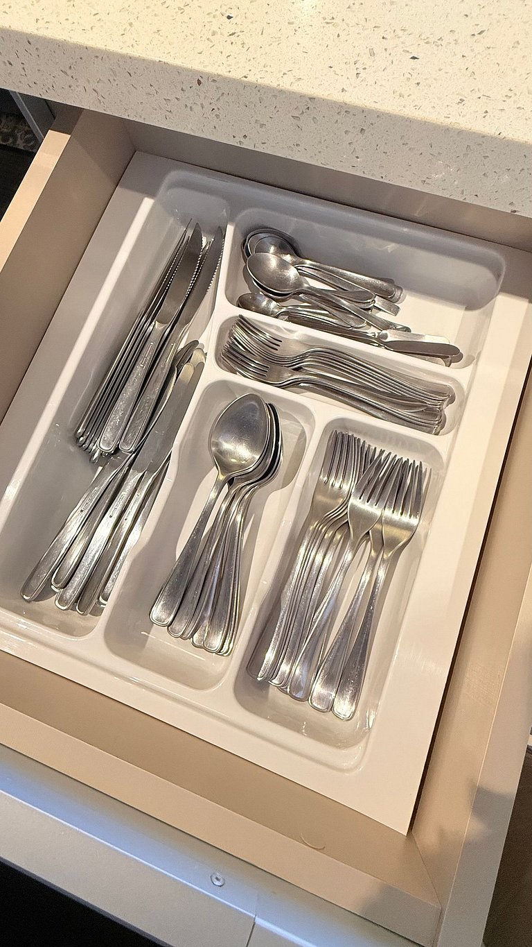 Luxo 3 Suítes | Vista Vale do Quilombo |R. Coberta