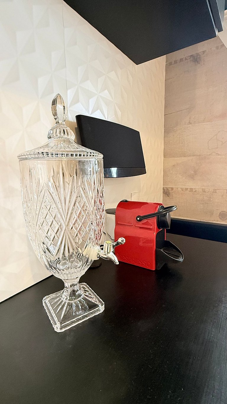 Luxo 3 Suítes | Vista Vale do Quilombo |R. Coberta