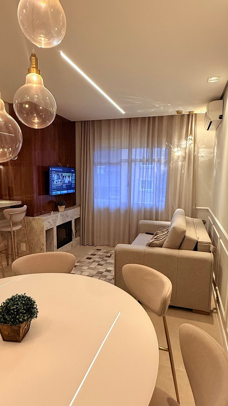 Apê lindo entre a Rua Coberta e Rua Torta!