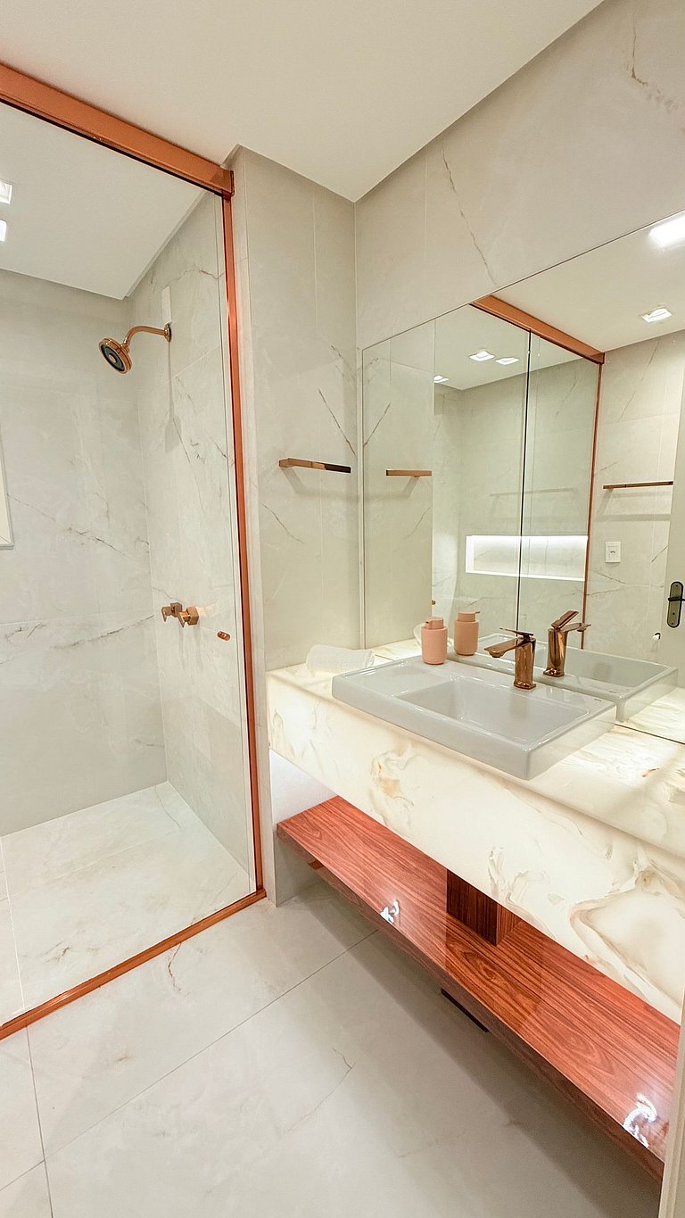 Apê lindo entre a Rua Coberta e Rua Torta!