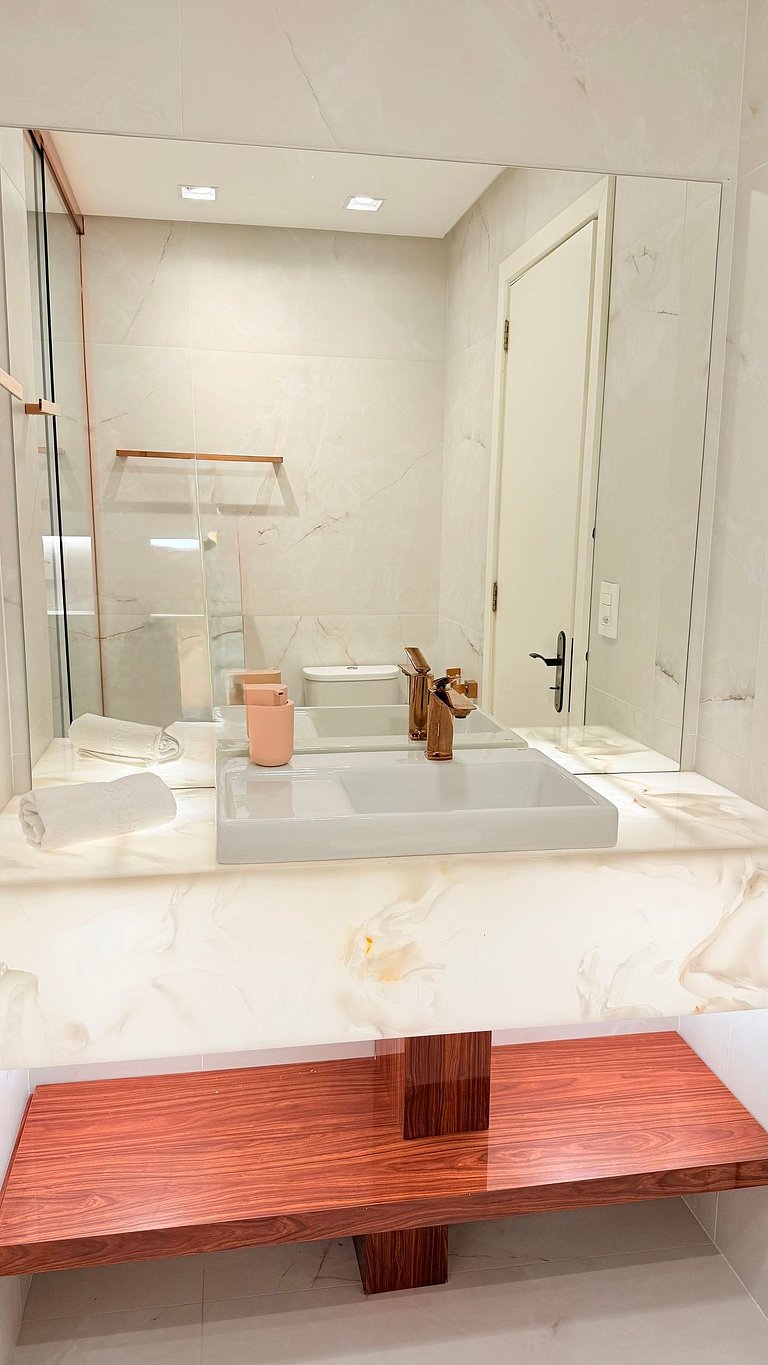 Apê lindo entre a Rua Coberta e Rua Torta!