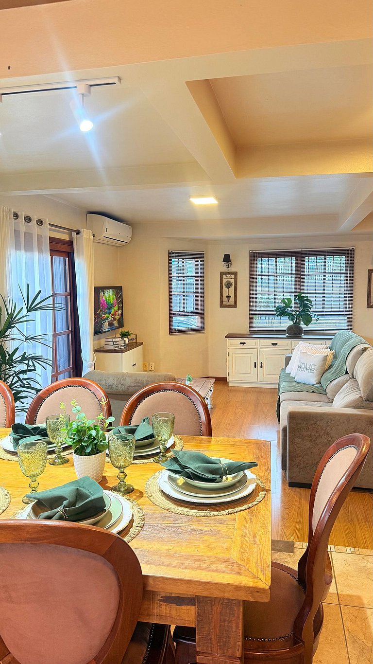 Casa Serena | 3 Quartos | Próx Centro