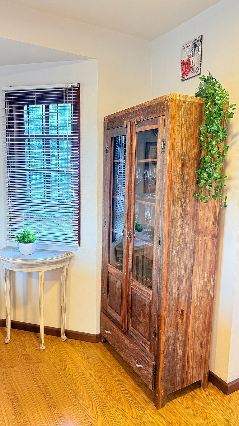 Casa Serena | 3 Quartos | Próx Centro