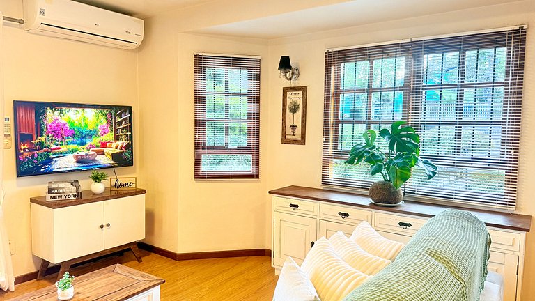 Casa Serena | 3 Quartos | Próx Centro