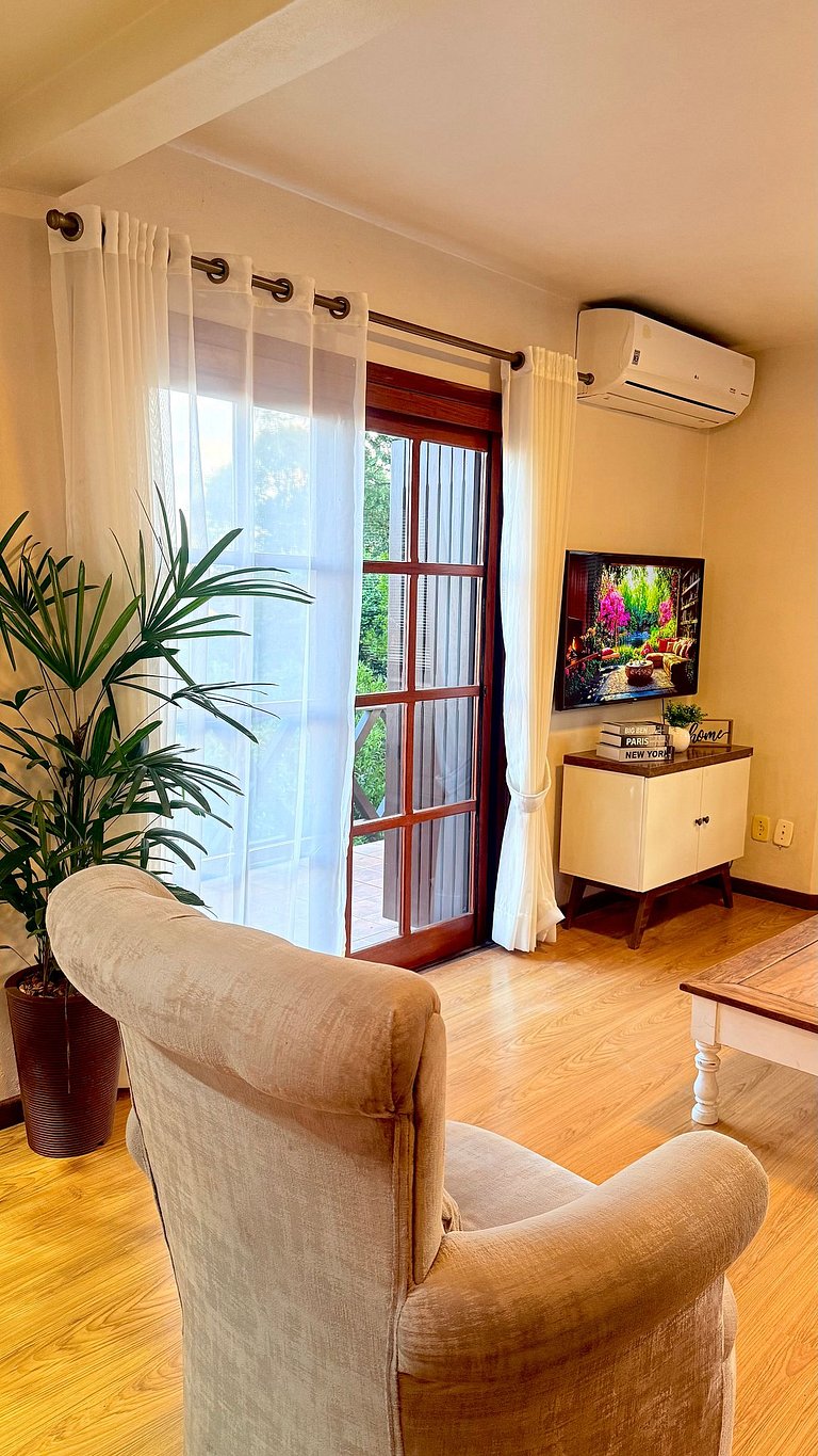 Casa Serena | 3 Quartos | Próx Centro