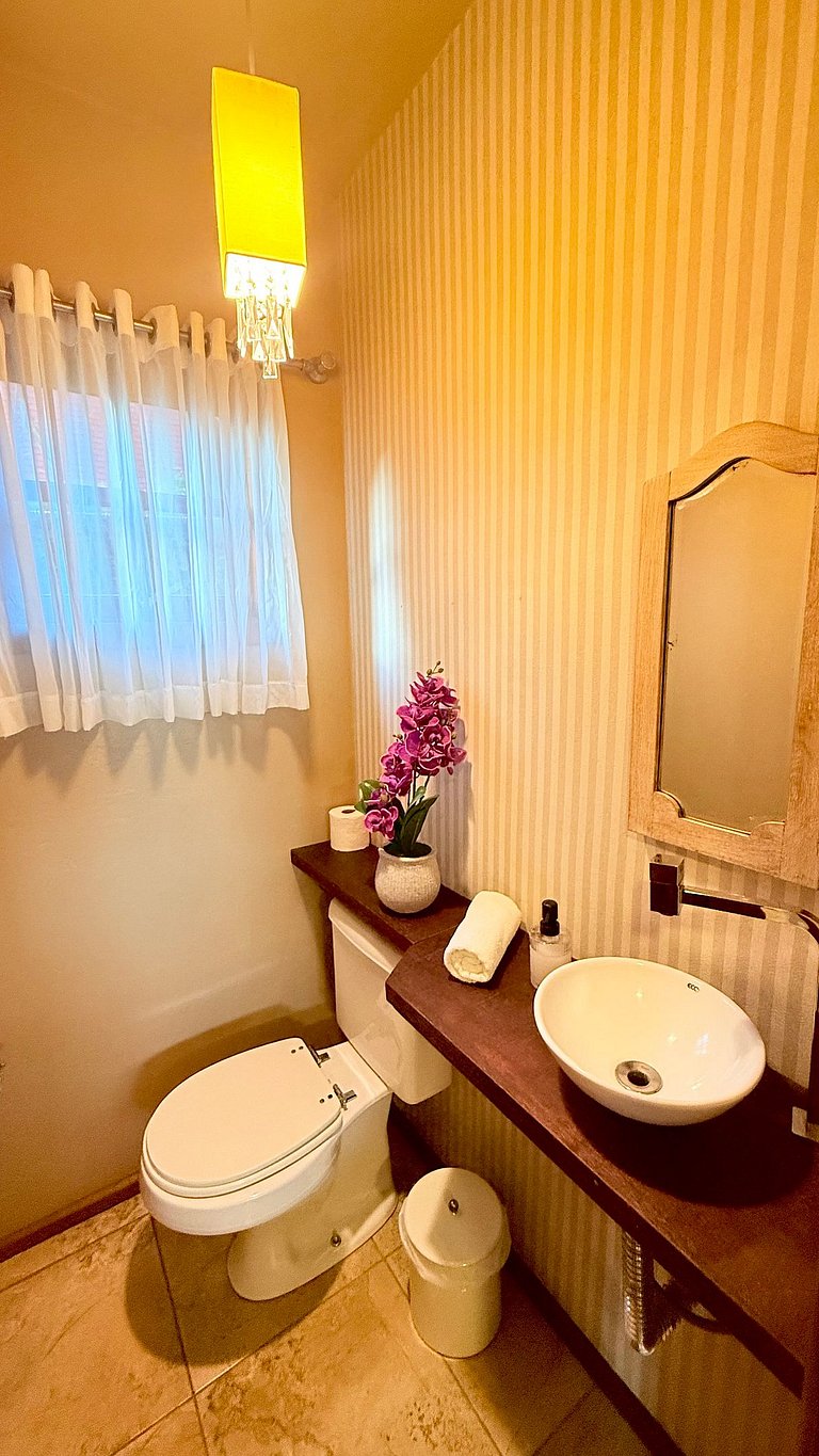 Casa Serena | 3 Quartos | Próx Centro