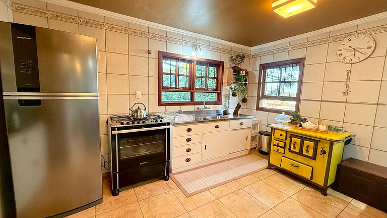 Casa Serena | 3 Quartos | Próx Centro