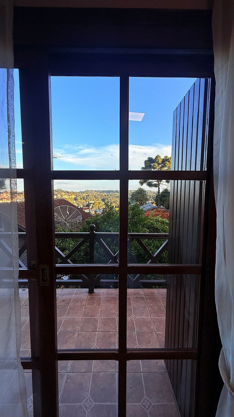 Casa Serena | 3 Quartos | Próx Centro