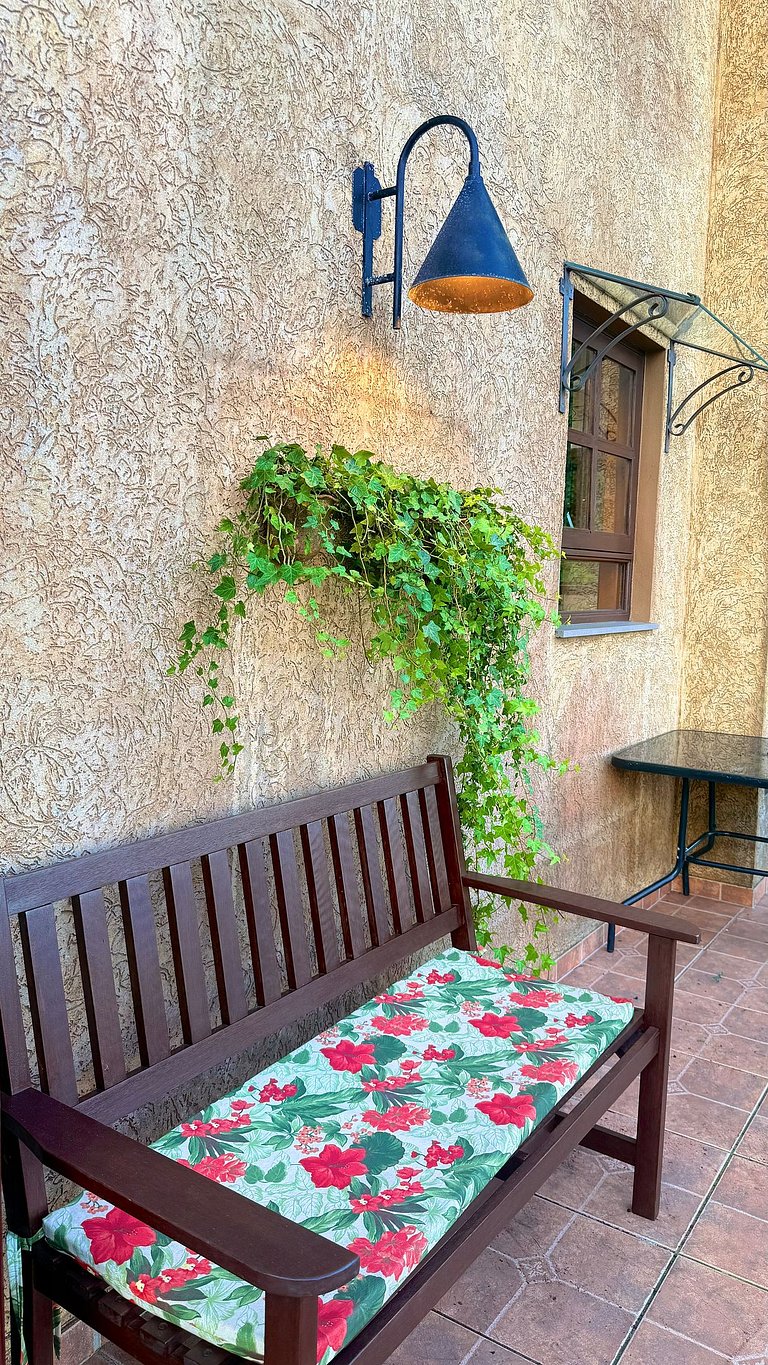 Casa Serena | 3 Quartos | Próx Centro