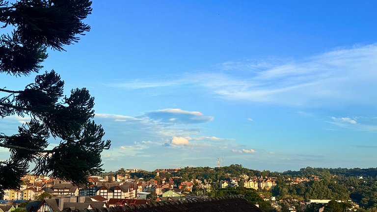 Casa Serena | 3 Quartos | Próx Centro