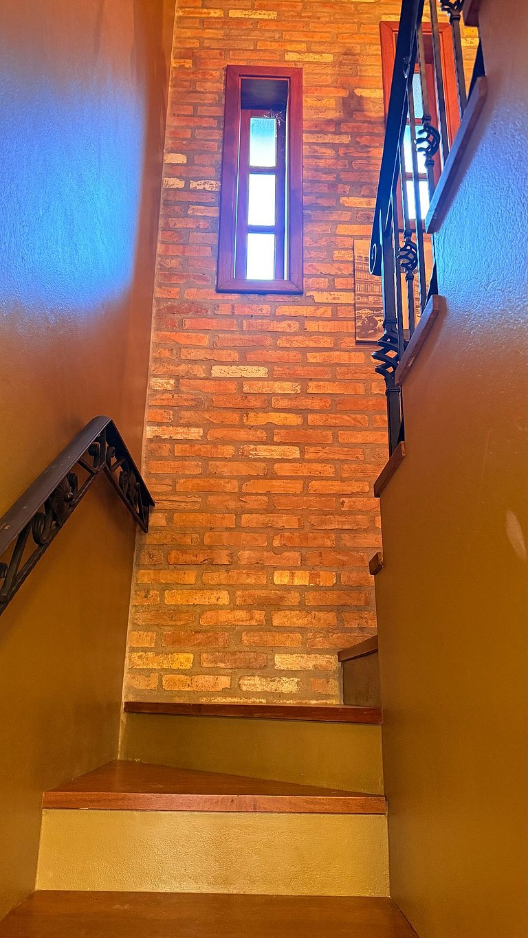 Casa Serena | 3 Quartos | Próx Centro