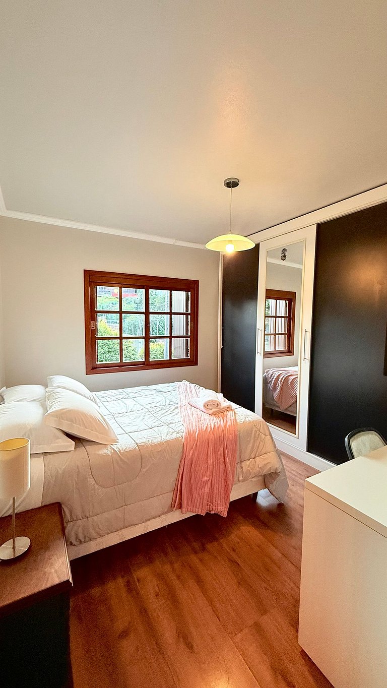 Casa Serena | 3 Quartos | Próx Centro