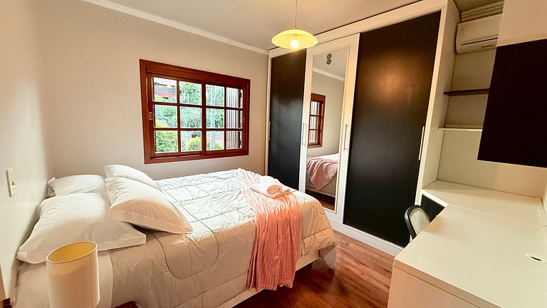 Casa Serena | 3 Quartos | Próx Centro