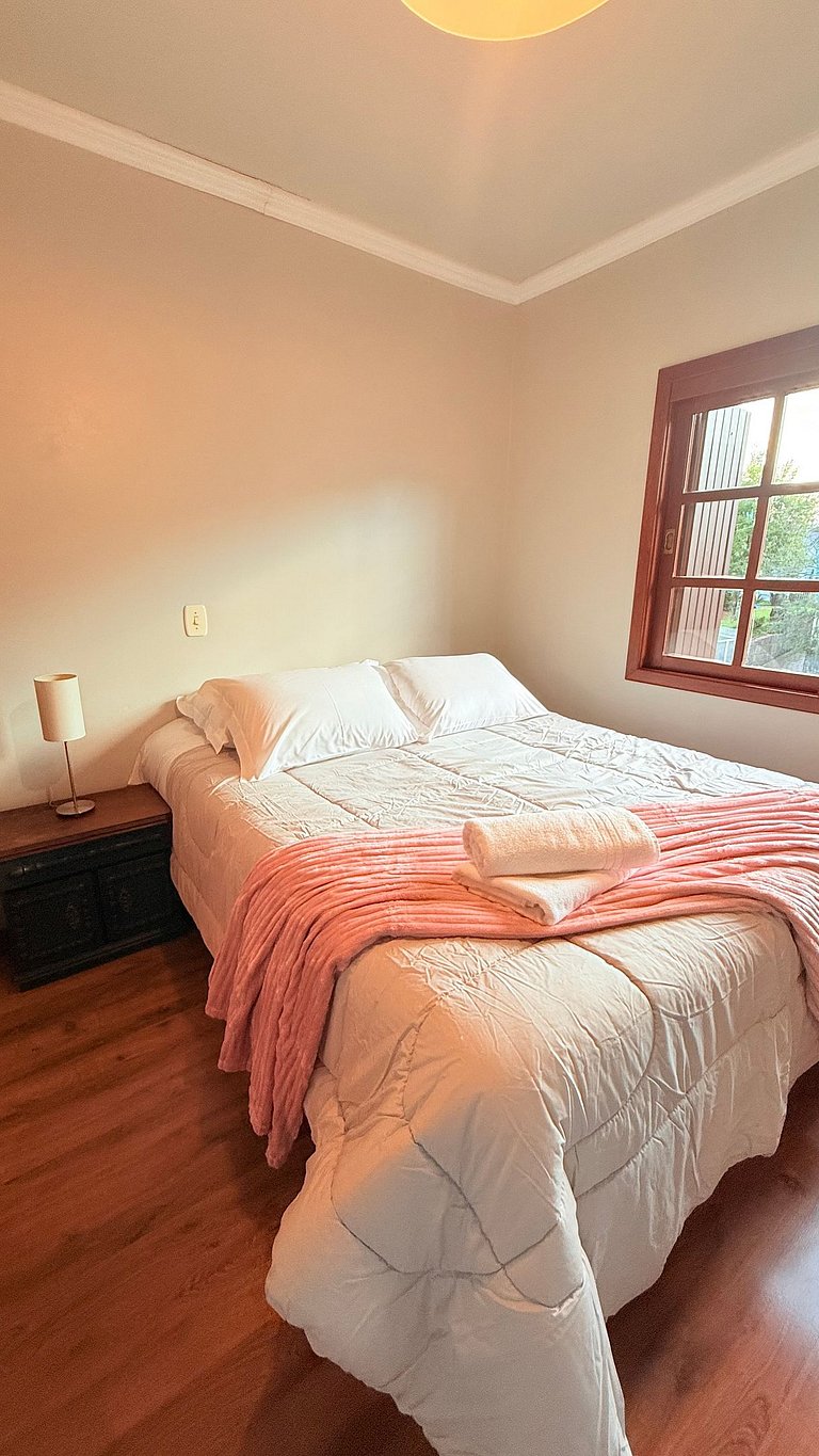 Casa Serena | 3 Quartos | Próx Centro