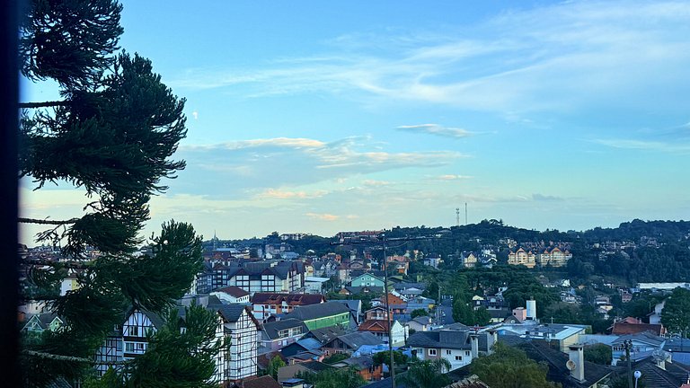 Casa Serena | 3 Quartos | Próx Centro