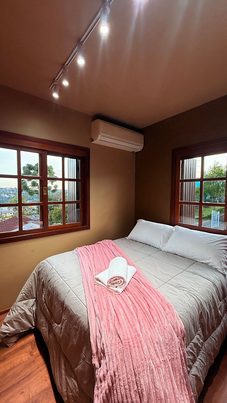 Casa Serena | 3 Quartos | Próx Centro