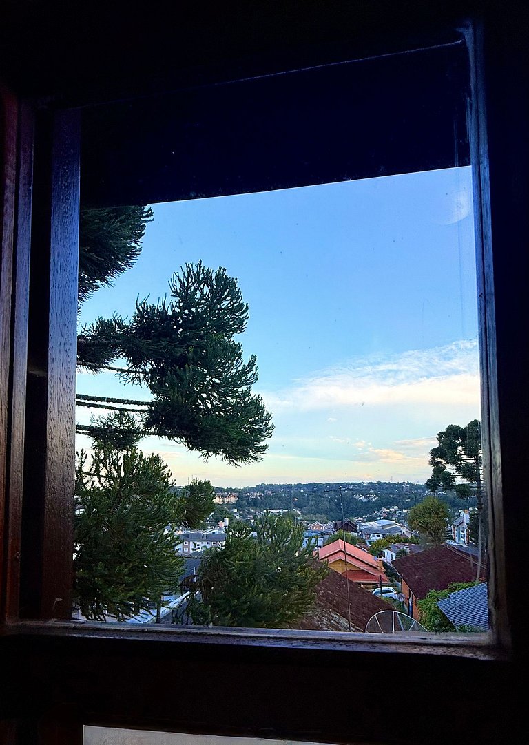 Casa Serena | 3 Quartos | Próx Centro