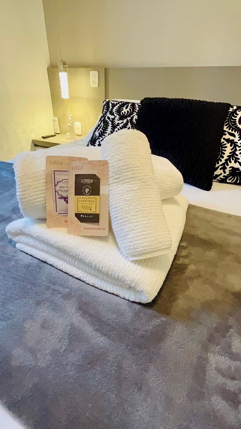 Lindo Apto em cond. com piscina aquecida e ofurô