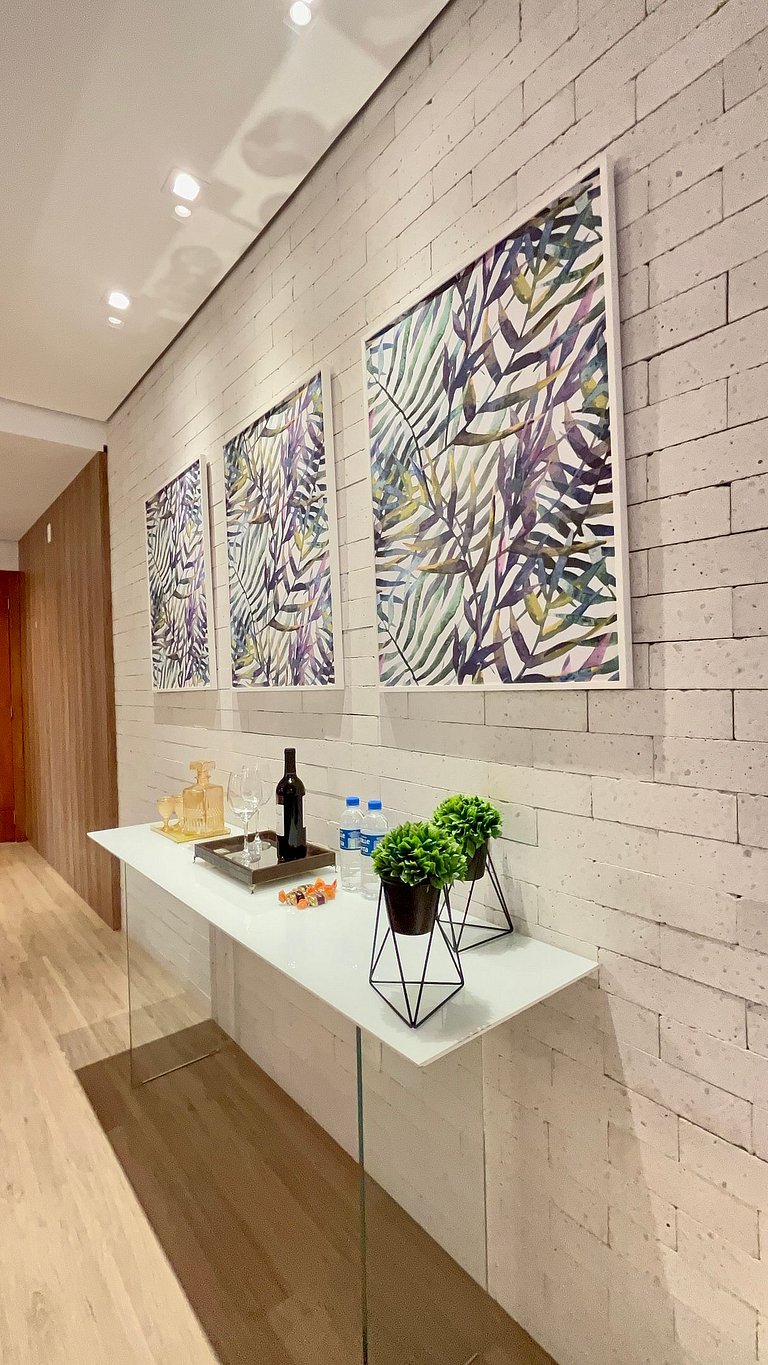 Lindo Apto em cond. com piscina aquecida e ofurô