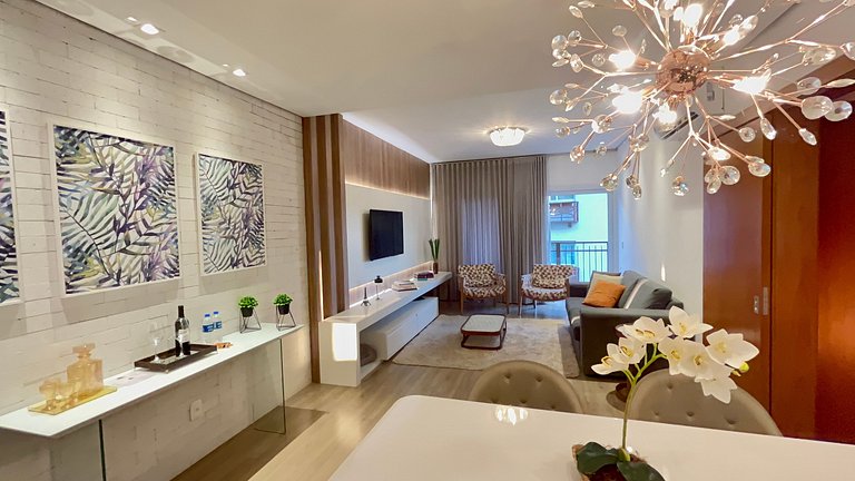 Lindo Apto em cond. com piscina aquecida e ofurô