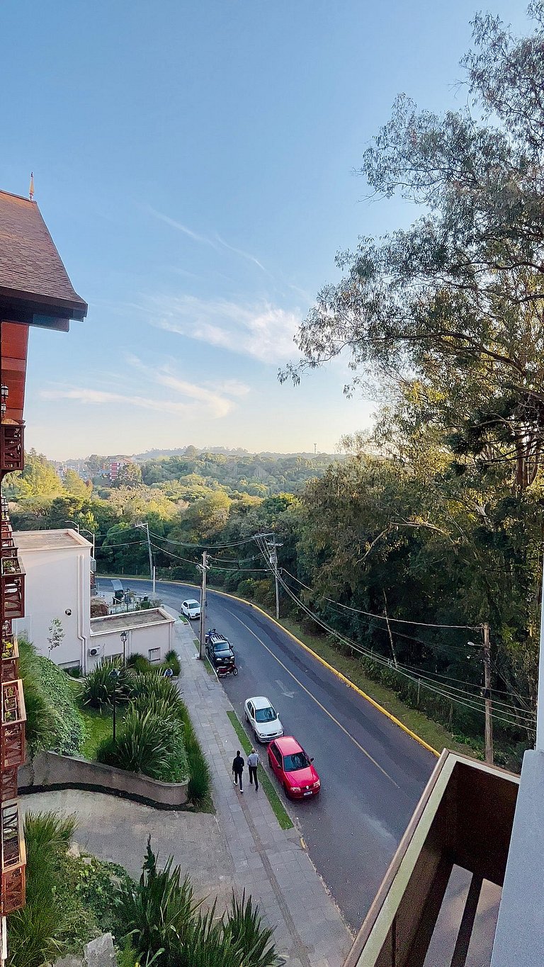 Lindo Apto em cond. com piscina aquecida e ofurô