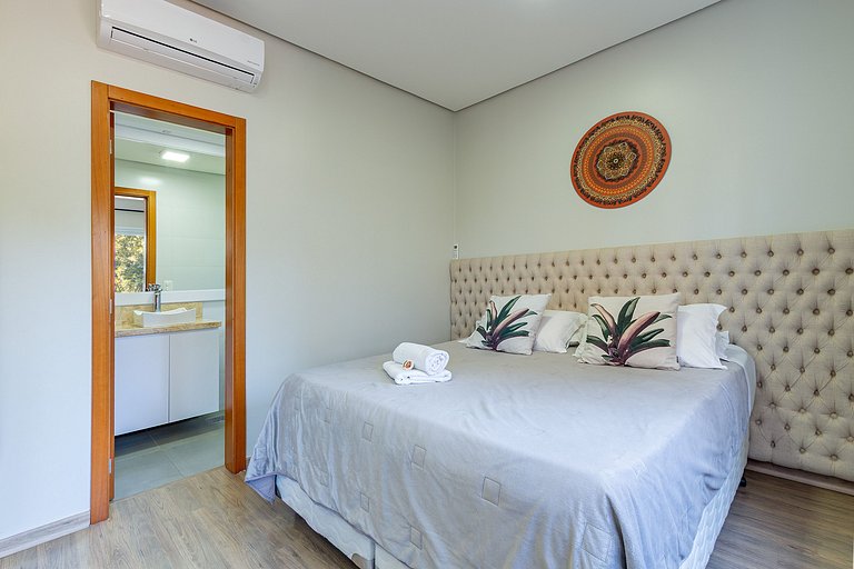 Casa de Pedra | 2 Suítes | Piscina | Jacuzzi