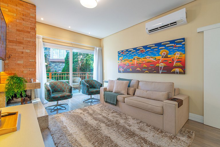 Casa de Pedra | 2 Suítes | Piscina | Lareira