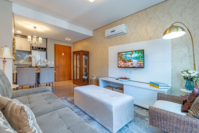 Apto Impecável com piscina aquecida e jacuzzi
