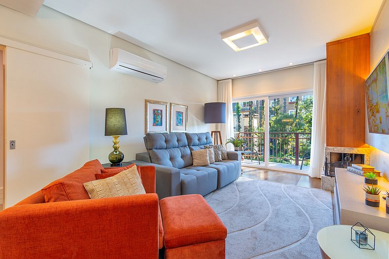 Apto LINDO com lareira, piscina aquecida e jacuzzi
