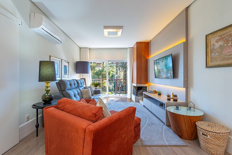 Apto LINDO com lareira, piscina aquecida e jacuzzi