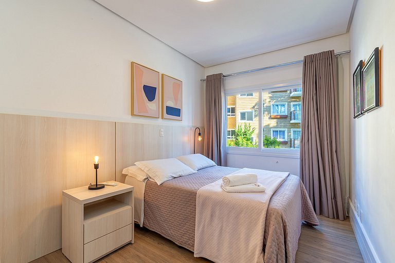 Apto LINDO com lareira, piscina aquecida e jacuzzi