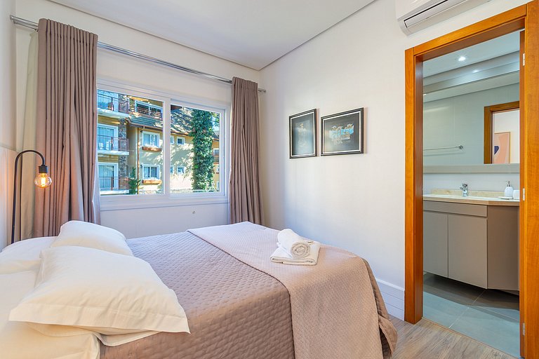 Apto LINDO com lareira, piscina aquecida e jacuzzi