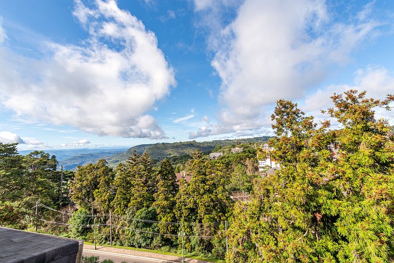 3 Suítes com Vista a 350m da Rua Coberta